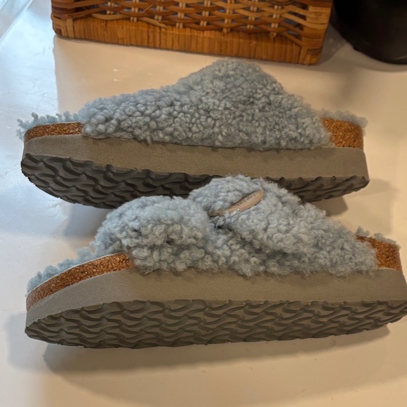 Papillio Birkenstock Arizona Big Buckle Shearling Sandals in Blue, Size 39, NWOT